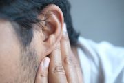 راهکارهایی برای جلوگیری از عفونت گوش در افراد مستعد گوش درد